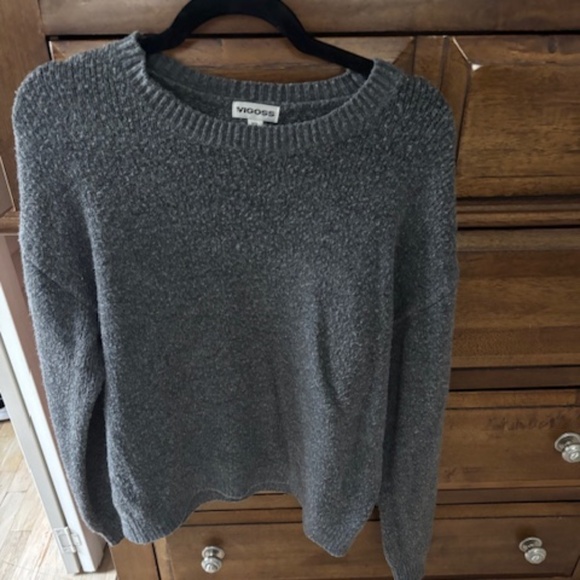 Vigoss Grey Sweater- Size XL - Picture 1 of 1
